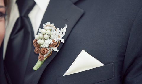 为什么婚礼上要带胸花